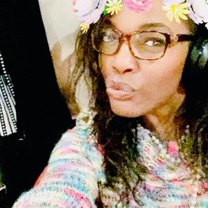 Meet your Posher, Dana